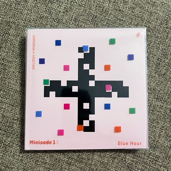 TXT MINISODE1 : BLUE HOUR ALBUM - Picture 1 of 12